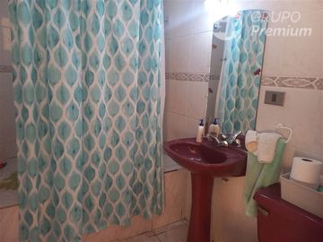 Casa en Venta en RICARDO SANTA CRUZ A METROS DEL CAMINO INTERNACIONAL QUILLOTA VIÑA DEL MAR