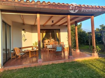 Casa en Venta en RICARDO SANTA CRUZ A METROS DEL CAMINO INTERNACIONAL QUILLOTA VIÑA DEL MAR