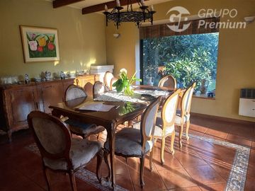 Casa en Venta en RICARDO SANTA CRUZ A METROS DEL CAMINO INTERNACIONAL QUILLOTA VIÑA DEL MAR