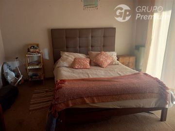 Casa en Venta en RICARDO SANTA CRUZ A METROS DEL CAMINO INTERNACIONAL QUILLOTA VIÑA DEL MAR