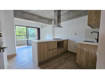 Venta apartamento en El Retiro con vista exterior, excelente ubicación