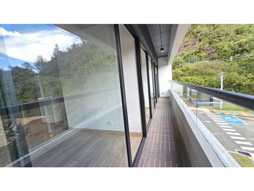 Venta apartamento en El Retiro con vista exterior, excelente ubicación