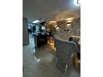 Venta de casa dúplex con estudio y vestidor privado