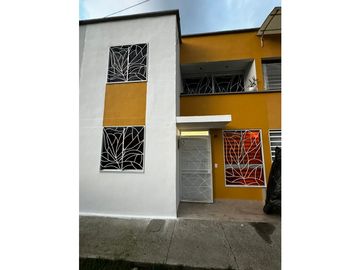Venta de casa dúplex con estudio y vestidor privado