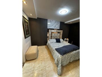 Venta de casa dúplex con estudio y vestidor privado