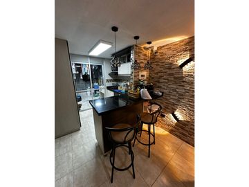 Venta de casa dúplex con estudio y vestidor privado