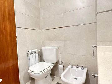 Departamento nuevo 2 dorm, con balcón terraza, en venta en edificio Crono