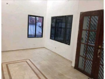 CASA EN HATO PINTADO DE 3 NIVELES  435M2 REMODELADA