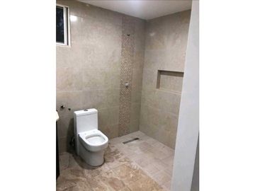 CASA EN HATO PINTADO DE 3 NIVELES  435M2 REMODELADA