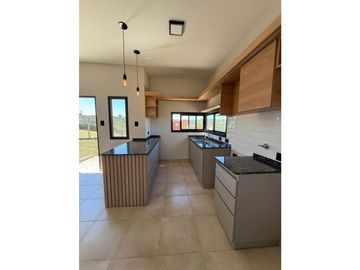 VENTA CASA SANTA CRUZ DEL LAGO VALLE DEL SOL 2 DORMITORIOS