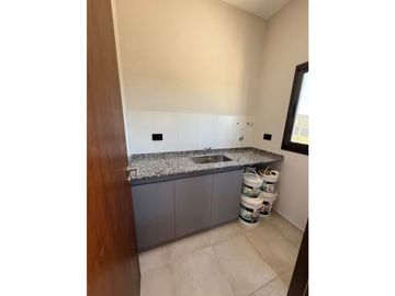 VENTA CASA SANTA CRUZ DEL LAGO VALLE DEL SOL 2 DORMITORIOS