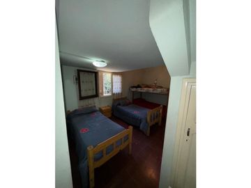 CASA EN ESTANCIA VIEJA - PILETA Y PARQUE