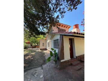 CASA EN ESTANCIA VIEJA - PILETA Y PARQUE