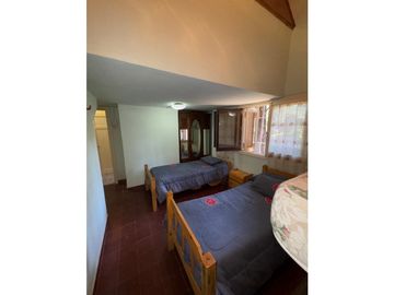 CASA EN ESTANCIA VIEJA - PILETA Y PARQUE