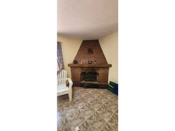 CASA EN ESTANCIA VIEJA - PILETA Y PARQUE