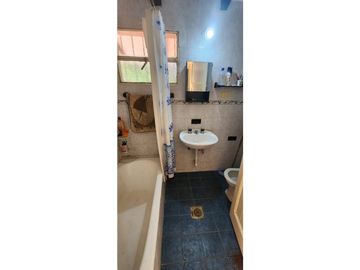 CASA EN ESTANCIA VIEJA - PILETA Y PARQUE