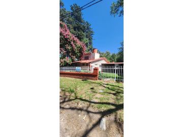 CASA EN ESTANCIA VIEJA - PILETA Y PARQUE