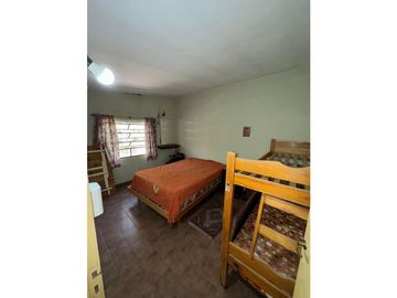 CASA EN ESTANCIA VIEJA - PILETA Y PARQUE