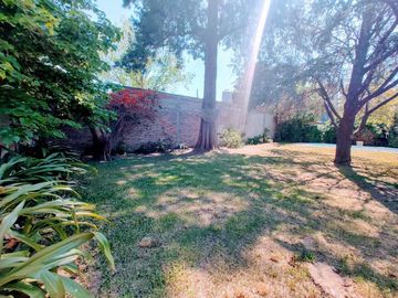 Venta Casa 4 amb. Hermoso Parque + Pileta. Burzaco