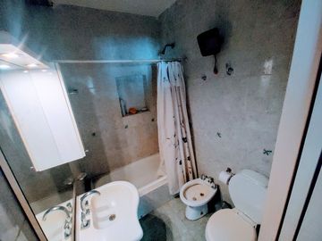 Venta Casa 4 amb. Hermoso Parque + Pileta. Burzaco