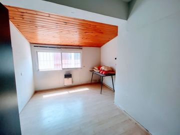 Venta Casa 4 amb. Hermoso Parque + Pileta. Burzaco