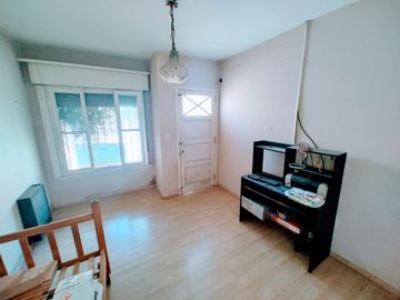 Venta Casa 4 amb. Hermoso Parque + Pileta. Burzaco