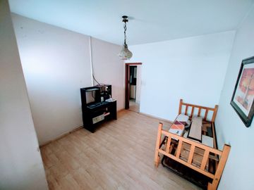 Venta Casa 4 amb. Hermoso Parque + Pileta. Burzaco