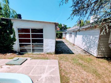 Venta Casa 4 amb. Hermoso Parque + Pileta. Burzaco