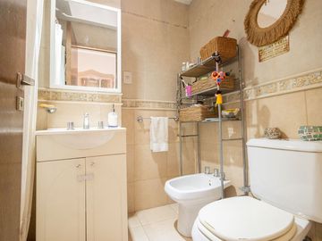 Celestino VIII. Dpto de 2 dorm y 2 baños. Centro.