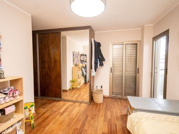 Celestino VIII. Dpto de 2 dorm y 2 baños. Centro.