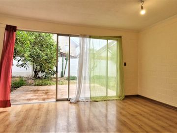 Venta de casa en condominio exclusivo, en paradero 23 - La Cruz, Quillota.
