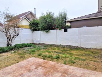 Venta de casa en condominio exclusivo, en paradero 23 - La Cruz, Quillota.