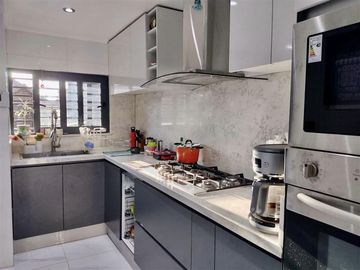 Casa en Venta en Violeta Cousiño Nte. 7472