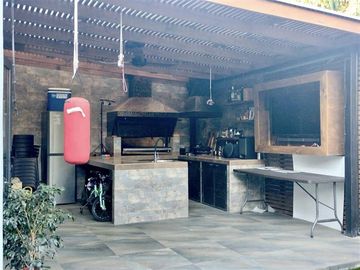 Casa en Venta en Violeta Cousiño Nte. 7472