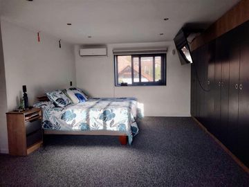 Casa en Venta en Violeta Cousiño Nte. 7472