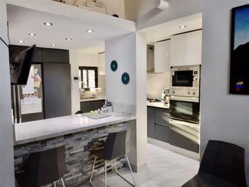 Casa en Venta en Violeta Cousiño Nte. 7472