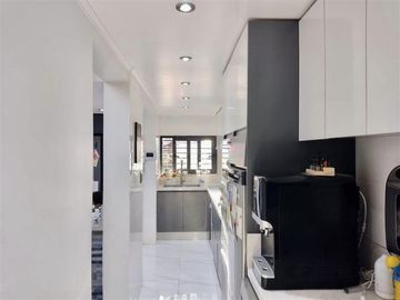 Casa en Venta en Violeta Cousiño Nte. 7472