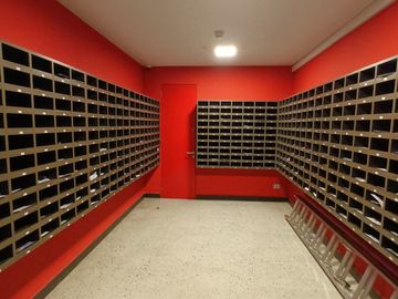 ARRIENDO Departamento 2D1B semi amoblado, Metro Chile España