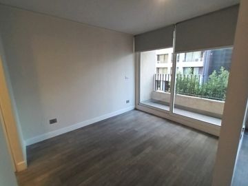 ARRIENDO Departamento 1D1B semi amoblado, Metro Chile España