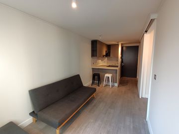ARRIENDO Departamento 1D1B semi amoblado, Metro Chile España
