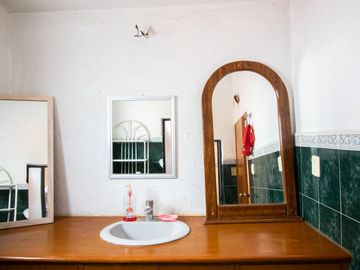 VENTA DE CASA EN JARDINES DE SAN MANUEL.