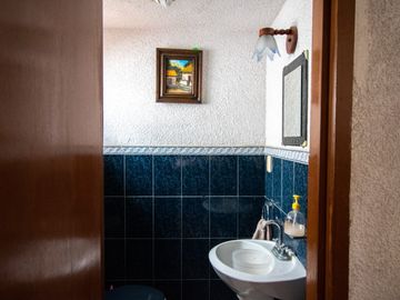 VENTA DE CASA EN JARDINES DE SAN MANUEL.
