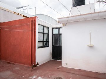 VENTA DE CASA EN JARDINES DE SAN MANUEL.