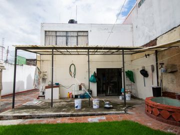 VENTA DE CASA EN JARDINES DE SAN MANUEL.