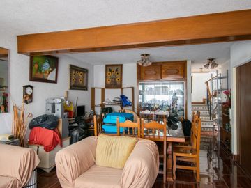 VENTA DE CASA EN JARDINES DE SAN MANUEL.