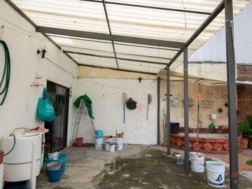 VENTA DE CASA EN JARDINES DE SAN MANUEL.