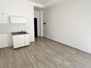 DEPARTAMENTO MONOAMBIENTE AL FRENTE, PLANTA BAJA DTO F, CON PATIO Y COCHERA, BANFIELD.