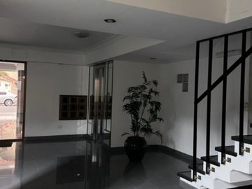 VENTA MDP,  ZONA CHAUVIN/MACROCENTRO, PISO UNICO EN SU ESTILO, CALIDAD, METRAJE, AMPLITUD DE AMBIENTES, VISTA PANORAMICA, CONSULTANOS !!!
