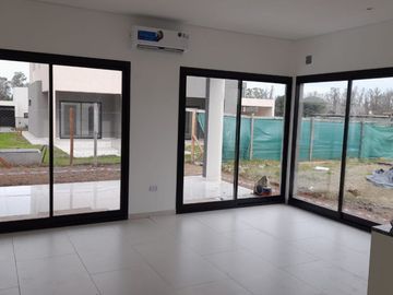 DUPLEX A LA VENTA 4 AMBIENTES A ESTRENAR EN PILAR - COMPLEJO SPRING PARK