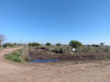 VENDE CHACRA A MTS. DEL ACCESO ARTIGAS!